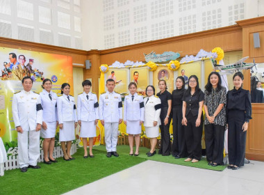 ร่วมพิธีวางพานพุ่มดอกไม้สดเนื่องในวันพระบิดาแห่งฝนหลวง ... พารามิเตอร์รูปภาพ 3