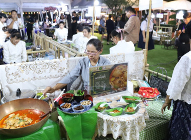 ร่วมพิธีเปิดโครงการวิถีถิ่น วิถีไทยแผ่นดินพระบาทสมเด็จ พารามิเตอร์รูปภาพ 4